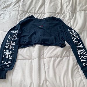 Long sleeve crop top dark blue.
